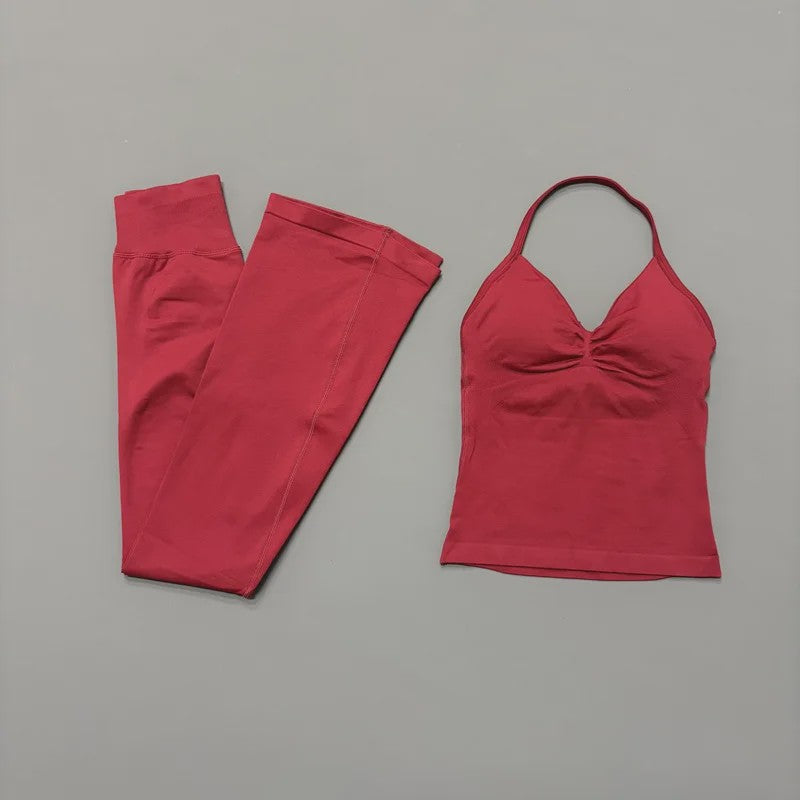 Dames Sportset: Seamless Strappy Top met Ruches & Butt Lifting Flare Leggings