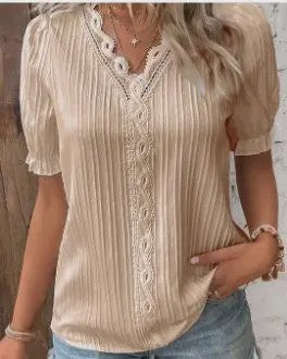 Zomerse Dames Blouse met V-hals en Kantdetails - Korte Mouwen