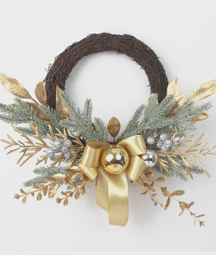 Luxe Kerstkrans voor Buitendeur - Goud, Denneappel & Rattan Decoratie 2024