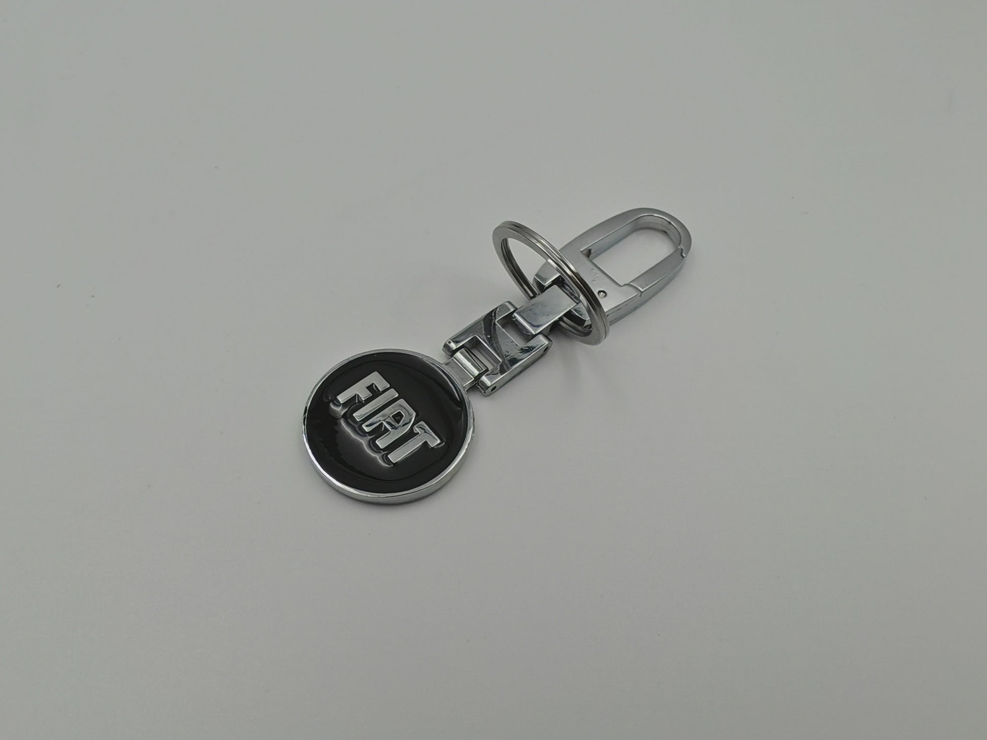 FIAT Autosleutelhanger met Logo - Stijlvolle Sleutelhanger voor Diverse Fiat Modellen