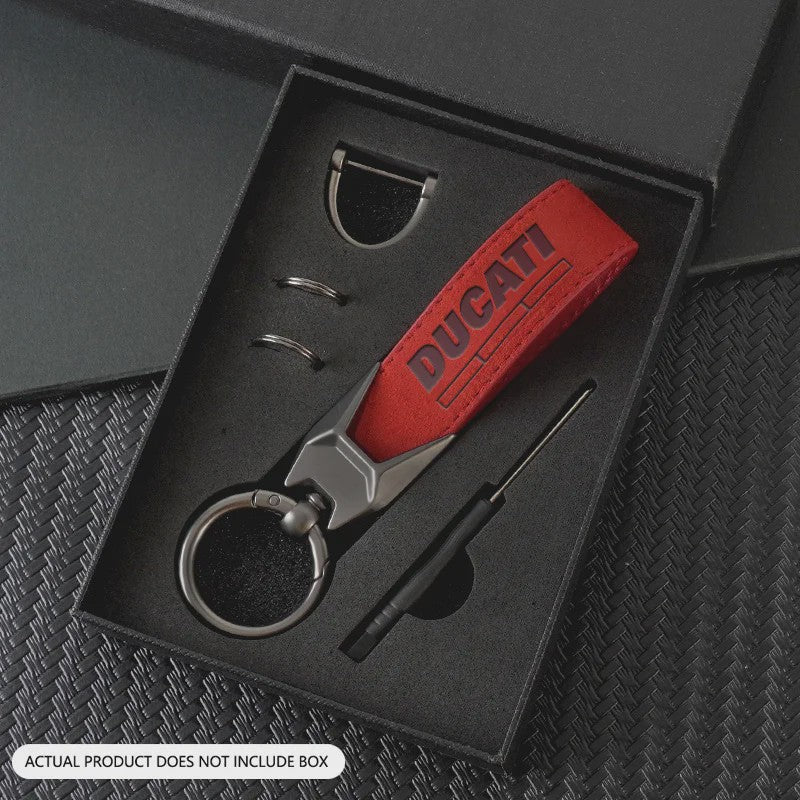 Luxe Suede Sleutelhangerhouder met Ducati Logo - Perfect Cadeau