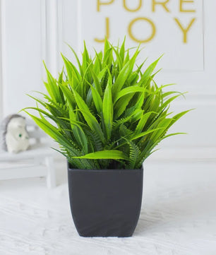 Kunstplant in Zwarte Pot - Decoratieve Groene Plant voor Huis, Kantoor & Feest