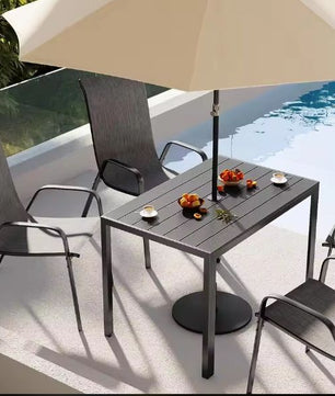Weerbestendige Tuintafel met Parasolgat – Aluminium & WPC, Rechthoekig 110x70 cm