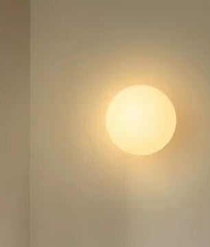 Moderne Glazen Wandlamp – Ronde Melkwitte Bal, Slaapkamer & Woonkamer