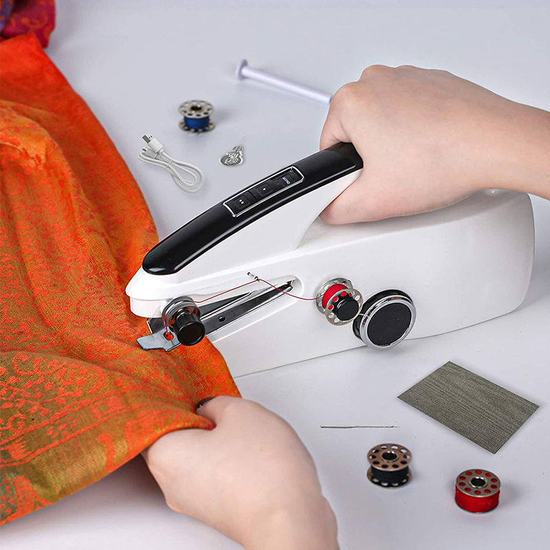 Draagbare Mini Naaimachine – Handheld Elektrisch, 2 Snelheden, Compact en Gebruiksvriendelijk