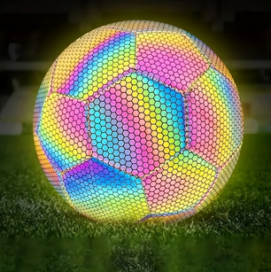 Reflecterende Voetbal - Glow in the dark - Kleuren: Blauw/Geel/Roze/Groen