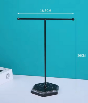 Elegante Sieradenhouder met Marmeren Patroon – Stijlvolle T-vormige Houder