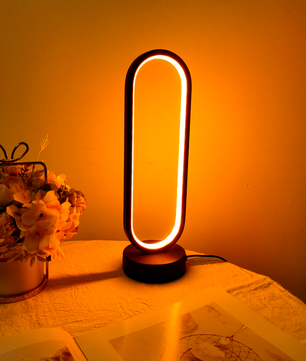 Stijlvol LED Tafellamp - Driekleurig Ringlampje voor Slaapkamer en Woonkamer