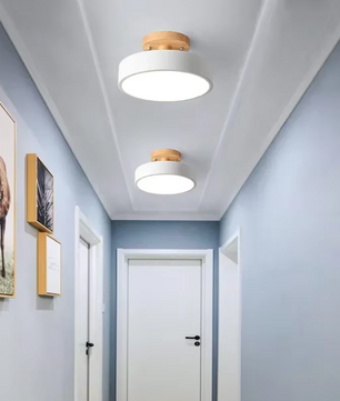 Aurora Plafondlamp – Scandinavische Stijl met Houten Plafond Plaat