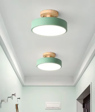 Aurora Plafondlamp – Scandinavische Stijl met Houten Plafond Plaat