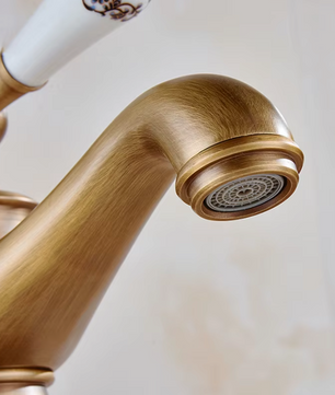 Alvaro Retro Wastafelkraan – Antiek Bronzen Kraan