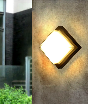 UniLights Buitenlamp met Bewegingssensor – Slimme en Weerbestendige LED Verlichting