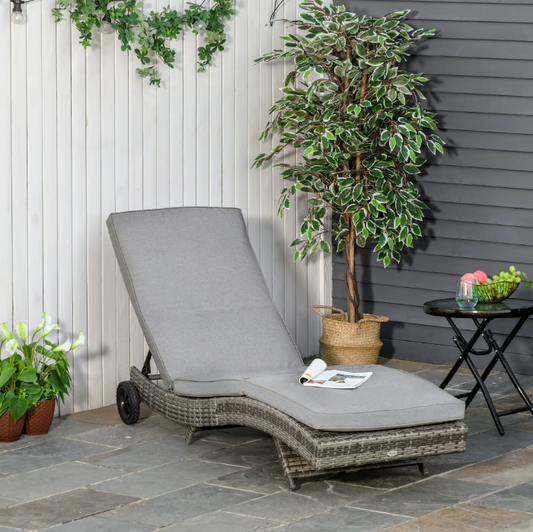 S-Vormige Verstelbare Rotan Ligstoel met Wielen – Luxe Comfort voor Buiten