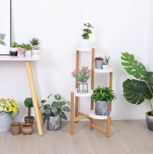 4-Lagen Bamboe Plantenstandaard – Hoekmodel voor Binnengebruik in Nordic Stijl