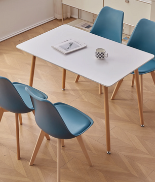 Set van 4 Nordic Eetkamerstoelen – Ergonomisch Design met Massief Houten Poten en Gewatteerde PU Zitting – Modern, Comfortabel en Stijlvol voor Woonkamer, Eetkamer of Kantoor