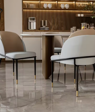 Set van 2 Moderne Eetkamerstoelen – Gewatteerd Kunstleer – Luxe Tweekleurig Design met Houten Accenten