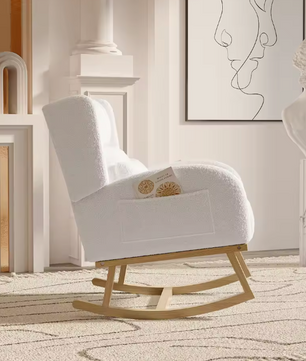 Witte Schommelstoel met Zakken – Zachte Lamsfleece & Houten Onderstel, Comfortabel en Stijlvol