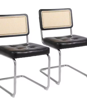 Set van 2 Zwarte Eetkamerstoelen – Gestoffeerde Zitting & Rotan Rugleuning, Metalen Frame en Ergonomisch Design