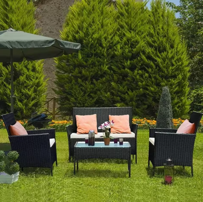 4-Delige Rotan Loungeset – Inclusief Tafel & Kussenset