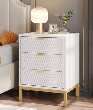 Modern Nachtkastje met 3 Lades – Wit & Goud, 65,5 cm Hoog