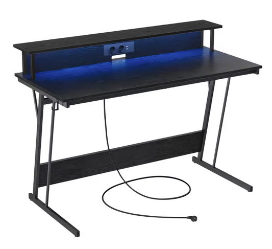 Bureau met LED-verlichting, stopcontacten en monitorstandaard