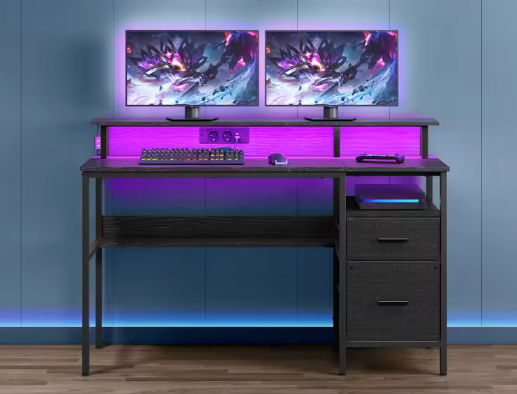 Bureau met LED, Lades & Monitorstandaard – 135 cm, Incl. Stopcontacten