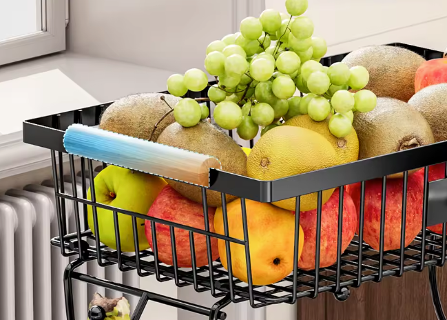 Stapelbare Fruit- en Groentemand – Metalen Opbergmand met Houten Handvat & Haak
