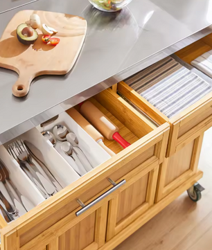 Keukeneiland 115 cm – RVS Werkblad, Bamboe Kast & Opbergruimte
