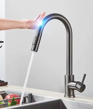 Zwarte Uittrekbare Keukenkraan met Aanraaksensor – Modern & Functioneel