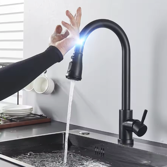 Zwarte Uittrekbare Keukenkraan met Aanraaksensor – Modern & Functioneel
