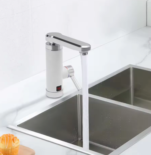 Elektrische Verwarmingskraan 3000W – LED Display & 360° Draaibaar, Voor Keuken en Badkamer