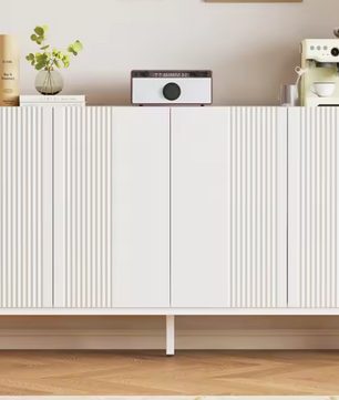 Modern Dressoir met 4 Greeploze Deuren – Strak & Functioneel voor Woonkamer of Keuken