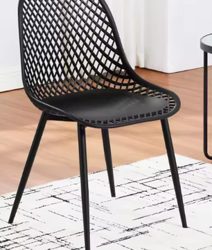 Set van 4 Scandinavische Eetkamerstoelen – Kunststof Zitting & Metalen Poten, Modern en Ergonomisch