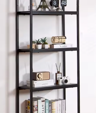 Industriële Boekenplank met 4/5 Open Planken – Metaal & MDF, Gebogen Design