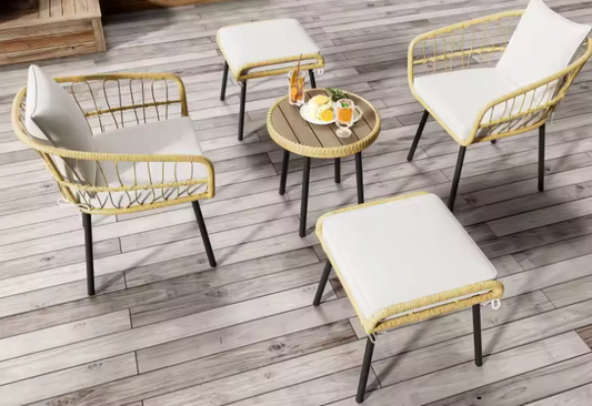 5-delige Tuinmeubelset – Rotan Stoelen, Krukken & Tafel met Kussens