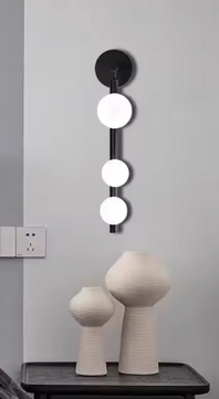 Wandlamp met Glazen Bol – Modern Wit & Goud/Zwart, LED Geschikt