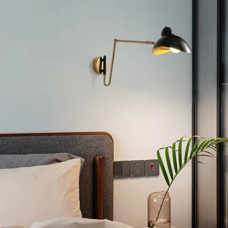Industriële Wandlamp met Lange Arm – Scharnierend Design & Matte Kap