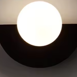 Nordic LED Wandlamp – Smeedijzer & Kleurrijke Kunststof Bal