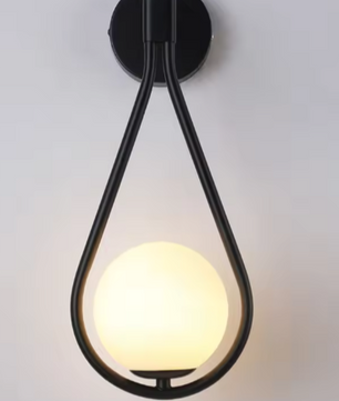 Moderne LED Wandlamp – Metalen Design met Glazen Accent