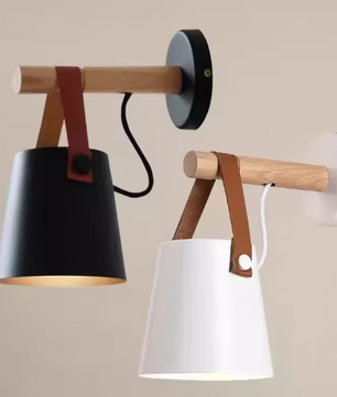 Scandinavische LED Wandlamp – Houten Design met Lederen Riem