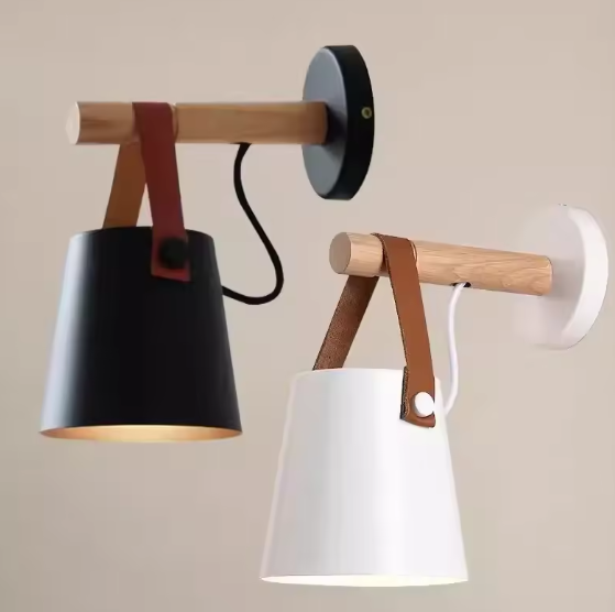 Scandinavische LED Wandlamp – Houten Design met Lederen Riem