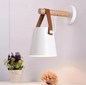 Scandinavische LED Wandlamp – Houten Design met Lederen Riem