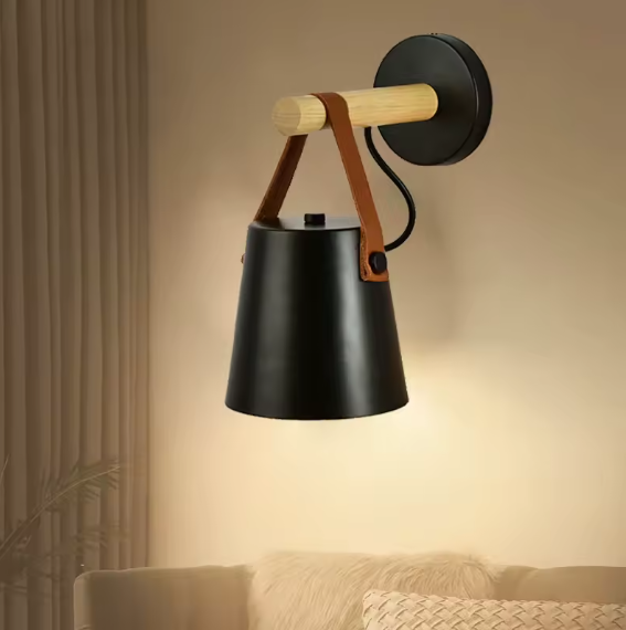 Scandinavische LED Wandlamp – Houten Design met Lederen Riem