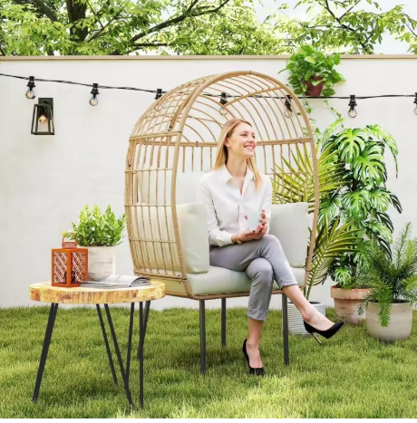 Eivormige Rotan Loungefauteuil – Extra Groot & Weerbestendig, met Dikke Kussens
