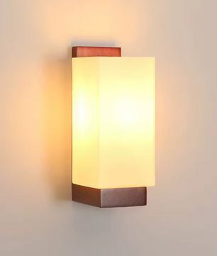 Vintage Houten Wandlamp – E27 Fitting met Glazen Kap