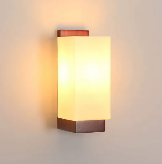 Vintage Houten Wandlamp – E27 Fitting met Glazen Kap