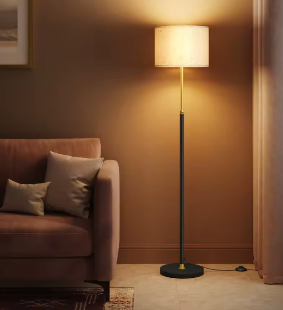 In Hoogte Verstelbare Vloerlamp – Stoffen Kap & LED-Lamp Inclusief