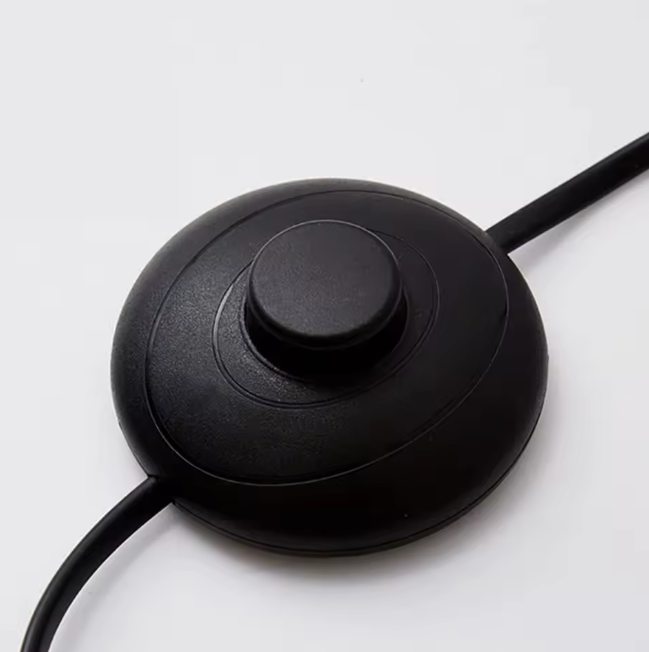 Industriële Vloerlamp – Zwarte Metalen Staande Lamp met Druppelkooikap