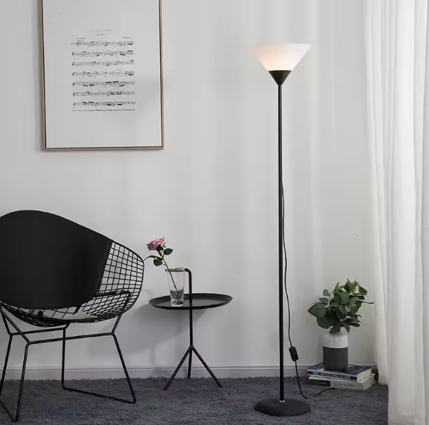 Creatieve LED Vloerlamp – Zwart/Wit Lamphuis, Modern & Decoratief