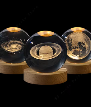 Kristallen 3D Bol Nachtlamp – LED, USB-Voeding & Houten Basis
